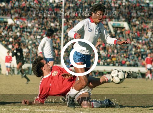 Tokio, 9 t/m 12 December 1988 PSV-Nacional Montevideo (Uruguay)
Met eindstand 1-1 na verlenging 2-2 en via een 6-7 verlies in penaltys.
PSV had 4 x de kans om winnaar te zien en uiteindelijk is het niet gelukt.
0-1 Ostolaza, 1-1 Romario , in de 110e minuut Ronald Koeman 2-1 en in de 119e min wederom Ostolaza 2-2
Wedstrijd werd gespeeld in tokio voor 62000 toeschouwers

Foto Peter Smulders BV