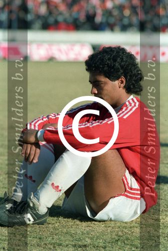 Tokio, 9 t/m 12 December 1988 PSV-Nacional Montevideo (Uruguay)
Met eindstand 1-1 na verlenging 2-2 en via een 6-7 verlies in penaltys.
PSV had 4 x de kans om winnaar te zien en uiteindelijk is het niet gelukt.
0-1 Ostolaza, 1-1 Romario , in de 110e minuut Ronald Koeman 2-1 en in de 119e min wederom Ostolaza 2-2
Wedstrijd werd gespeeld in tokio voor 62000 toeschouwers

Foto Peter Smulders BV