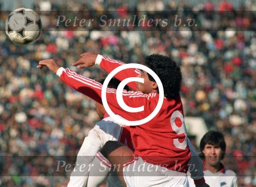 Tokio, 9 t/m 12 December 1988 PSV-Nacional Montevideo (Uruguay)
Met eindstand 1-1 na verlenging 2-2 en via een 6-7 verlies in penaltys.
PSV had 4 x de kans om winnaar te zien en uiteindelijk is het niet gelukt.
0-1 Ostolaza, 1-1 Romario , in de 110e minuut Ronald Koeman 2-1 en in de 119e min wederom Ostolaza 2-2
Wedstrijd werd gespeeld in tokio voor 62000 toeschouwers

Foto Peter Smulders BV