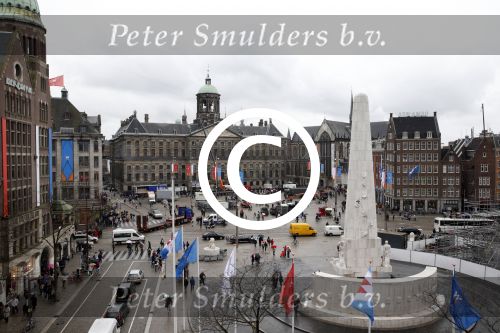 Amsterdam 26 april 2013
Won Yip op zijn terras tegen over het paleis op de dam.
Peter Smulders bv