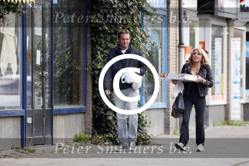 Amsterdam 13 mei 2013
Nicky v Dam en Patricia Paay doen samen boodschappen.
Peter Smulders bv