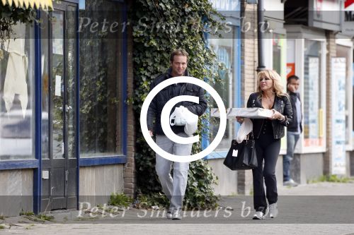 Amsterdam 13 mei 2013
Nicky v Dam en Patricia Paay doen samen boodschappen.
Peter Smulders bv