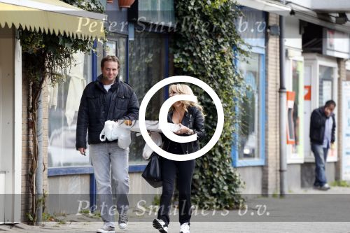 Amsterdam 13 mei 2013
Nicky v Dam en Patricia Paay doen samen boodschappen.
Peter Smulders bv