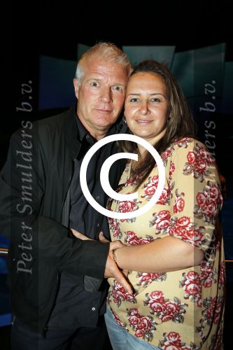 Harderwijk 14 mei 2013
Premiere nieuwe show in het dolfinarium. Peter Jan Rens met zijn nieuwe vriendin
Peter Smulders bv