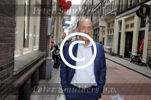 Amsterdam 13 mei 2013
Presentatie cast baantjer met oa Peter Tuinman - Rechercheur De Cock
Mike Weerts - Adjudant Vledder
Peter Rï¿½mer - Commissaris Buitendam
Miryanna van Reeden - Theaterdirectrice
Alexandra Alphenaar - Zangeres
Tom Afman - Geluidstechnicus
Sophie van Oers - Theaterbezoekster
Evert van der Meulen - Theatertechnicus
Peter Smulders bv