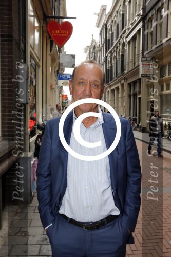 Amsterdam 13 mei 2013
Presentatie cast baantjer met oa Peter Tuinman - Rechercheur De Cock
Mike Weerts - Adjudant Vledder
Peter Rï¿½mer - Commissaris Buitendam
Miryanna van Reeden - Theaterdirectrice
Alexandra Alphenaar - Zangeres
Tom Afman - Geluidstechnicus
Sophie van Oers - Theaterbezoekster
Evert van der Meulen - Theatertechnicus
Peter Smulders bv