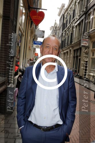 Amsterdam 13 mei 2013
Presentatie cast baantjer met oa Peter Tuinman - Rechercheur De Cock
Mike Weerts - Adjudant Vledder
Peter Rï¿½mer - Commissaris Buitendam
Miryanna van Reeden - Theaterdirectrice
Alexandra Alphenaar - Zangeres
Tom Afman - Geluidstechnicus
Sophie van Oers - Theaterbezoekster
Evert van der Meulen - Theatertechnicus
Peter Smulders bv