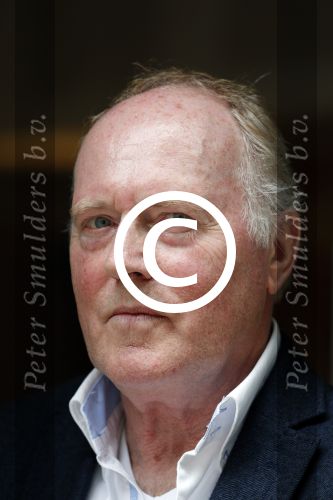 Amsterdam 13 mei 2013
Presentatie cast baantjer met oa Peter Tuinman - Rechercheur De Cock
Mike Weerts - Adjudant Vledder
Peter Rï¿½mer - Commissaris Buitendam
Miryanna van Reeden - Theaterdirectrice
Alexandra Alphenaar - Zangeres
Tom Afman - Geluidstechnicus
Sophie van Oers - Theaterbezoekster
Evert van der Meulen - Theatertechnicus
Peter Smulders bv