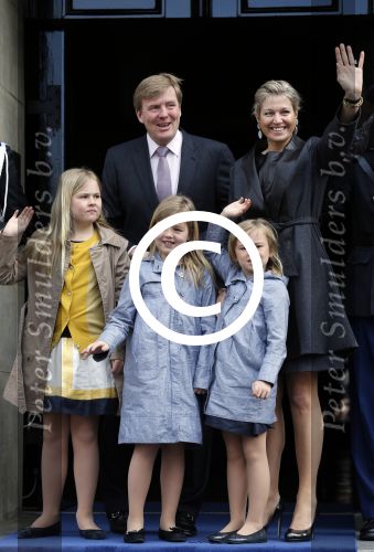 Amsterdam, 29 April 2013
Vertrek Kon. familie vanuit Paleis op de Dam naar het diner in het Rijksmuseum
Prins Willem Alexander en Prinses Maxima met gezin
Foto Peter Smulders BV