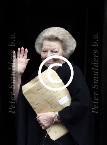 Amsterdam 16 mei 2013
Prinses Beatrix bij uitreiking appeltjes van Oranje op het paleijs op de dam
Peter Smulders bv