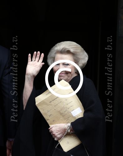 Amsterdam 16 mei 2013
Prinses Beatrix bij uitreiking appeltjes van Oranje op het paleijs op de dam
Peter Smulders bv
