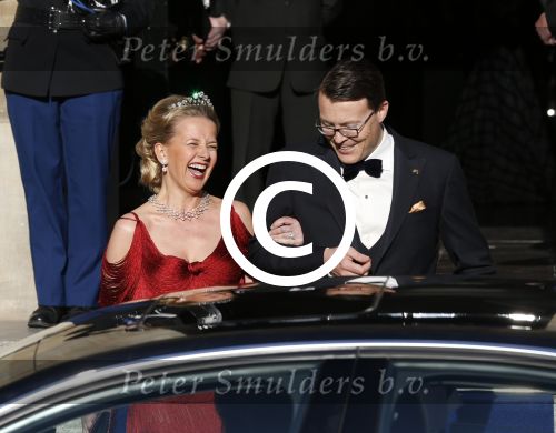Amsterdam, 29 April 2013
Kon. gasten op weg naar het diner
Prinses Mabel met Prins Constatijn en Prinses Laurentien
Foto Peter Smulders BV
