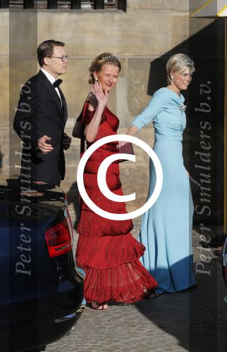 Amsterdam, 29 April 2013
Kon. gasten op weg naar het diner
Prinses Mabel met Prins Constatijn en Prinses Laurentien
Foto Peter Smulders BV