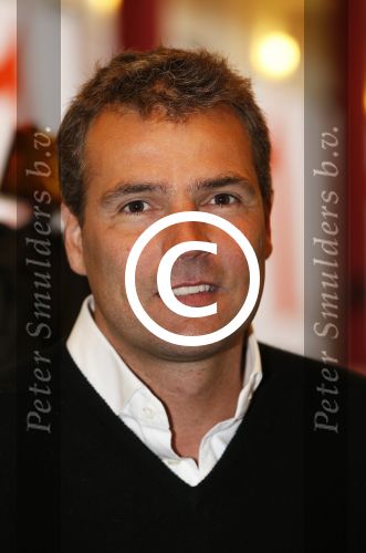Aalsmeer 26 april 2013
Gerard Joling krijgt uit handen van de burgemeester van Aalsmeer een koninklijke onderscheiding (lintje). Reinout Oerlemans
Peter Smulders bv