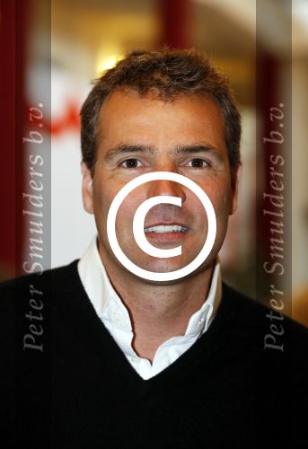 Aalsmeer 26 april 2013
Gerard Joling krijgt uit handen van de burgemeester van Aalsmeer een koninklijke onderscheiding (lintje). Reinout Oerlemans
Peter Smulders bv