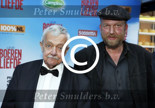 Amsterdam 13 mei 2013
Premiere leve boerenliefde in tuschinski. Rense Westra (l) met Frans Zwaagstra
Peter Smulders bv