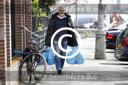 Amsterdam 27 april 2013
Rob Houwer doet boodschappen.
Peter Smulders bv