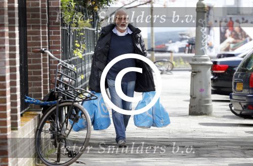 Amsterdam 27 april 2013
Rob Houwer doet boodschappen.
Peter Smulders bv