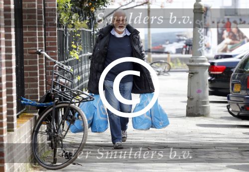 Amsterdam 27 april 2013
Rob Houwer doet boodschappen.
Peter Smulders bv