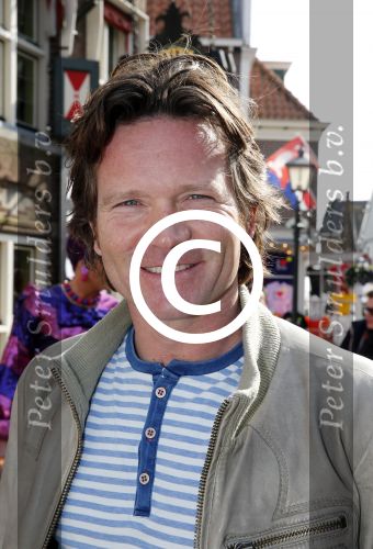 Volendam 22 april 2013
Linda de Mol reikt de eerse l Homo uit aan Johannes Rypma die op de cover staat. De presentatie was in hotel Spaander. Sander janson
Peter Smulders bv
