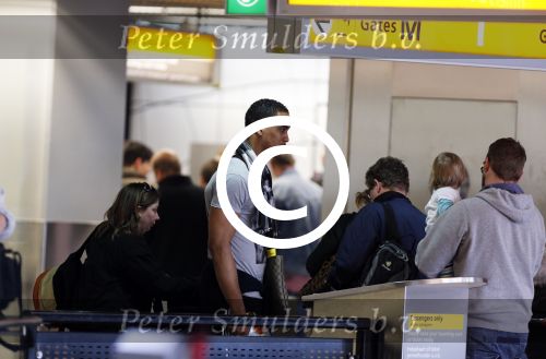 Schiphol 22 april 2013
Melissa Sneekes met haar nieuwe vriend Sean Marshall op schiphol. Sean is een professionele basketbalspeler die in Turkije speelt.
Peter Smulders bv