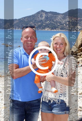 Ibiza 2 mei 2013
Sonja Bakker met man jan Reus en zoontje Bram op het strand op ibiza.
Peter Smulders bv