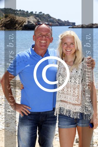Ibiza 2 mei 2013
Sonja Bakker met man jan Reus en zoontje Bram op het strand op ibiza.
Peter Smulders bv