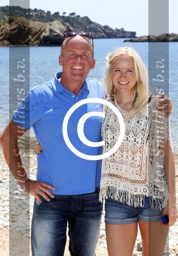 Ibiza 2 mei 2013
Sonja Bakker met man jan Reus en zoontje Bram op het strand op ibiza.
Peter Smulders bv