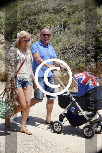 Ibiza 2 mei 2013
Sonja Bakker met man jan Reus en zoontje Bram op het strand op ibiza.
Peter Smulders bv