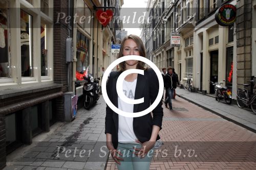 Amsterdam 13 mei 2013
Presentatie cast baantjer met oa Peter Tuinman - Rechercheur De Cock
Mike Weerts - Adjudant Vledder
Peter Rï¿½mer - Commissaris Buitendam
Miryanna van Reeden - Theaterdirectrice
Alexandra Alphenaar - Zangeres
Tom Afman - Geluidstechnicus
Sophie van Oers - Theaterbezoekster
Evert van der Meulen - Theatertechnicus
Peter Smulders bv