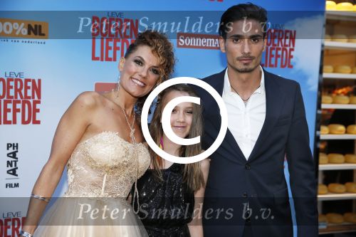 Amsterdam 13 mei 2013
Premiere leve boerenliefde in tuschinski. tatum dagelet met vriend Daniel de Ridder en dochter Toy Travis
Peter Smulders bv