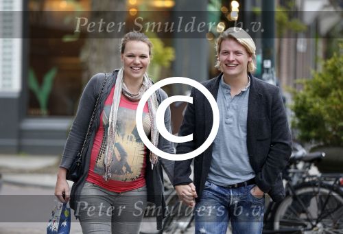 Amsterdam 14 mei 2013
Thomas Berge met zijn zwangere vriendin Myrthe Milius in amsterdam zuid.
Peter Smulders bv