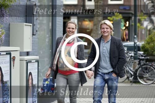 Amsterdam 14 mei 2013
Thomas Berge met zijn zwangere vriendin Myrthe Milius in amsterdam zuid.
Peter Smulders bv