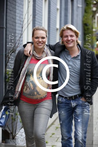 Amsterdam 14 mei 2013
Thomas Berge met zijn zwangere vriendin Myrthe Milius in amsterdam zuid.
Peter Smulders bv