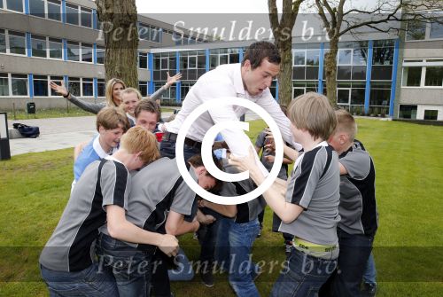 Hilversum 13 mei 2013
Danielle Oerlemans en Tim Visser zijn ambassadeurs van de rugby acadamy .
Peter Smulders bv