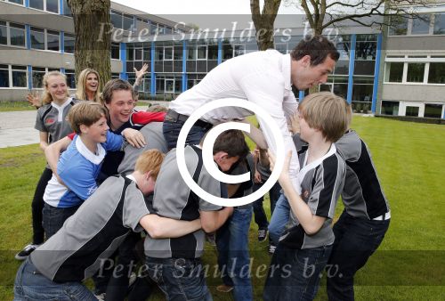 Hilversum 13 mei 2013
Danielle Oerlemans en Tim Visser zijn ambassadeurs van de rugby acadamy .
Peter Smulders bv