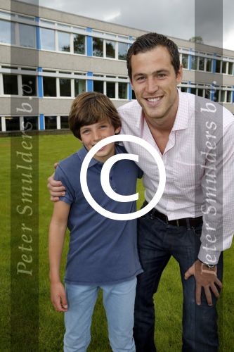 Hilversum 13 mei 2013
Danielle Oerlemans en Tim Visser zijn ambassadeurs van de rugby acadamy .
Peter Smulders bv