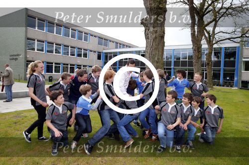 Hilversum 13 mei 2013
Danielle Oerlemans en Tim Visser zijn ambassadeurs van de rugby acadamy .
Peter Smulders bv