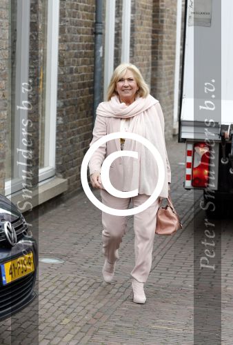 Laren 10 mei 2013
Willeke Alberti winkelend in Laren.
Peter Smulders bv