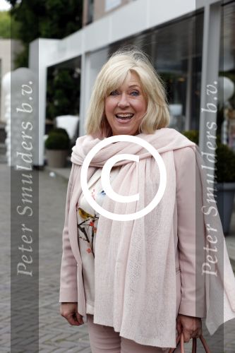 Laren 10 mei 2013
Willeke Alberti winkelend in Laren.
Peter Smulders bv