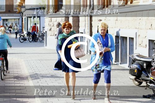 Amsterdam, 15 Mei 2013 In het Conservatorium Hotel vierde Leco Zadelhoff zijn 45ste verjaardag en 25 jaar in het vak.
Yvonne Brandsteder met een vriendin
Foto Peter Smulders BV