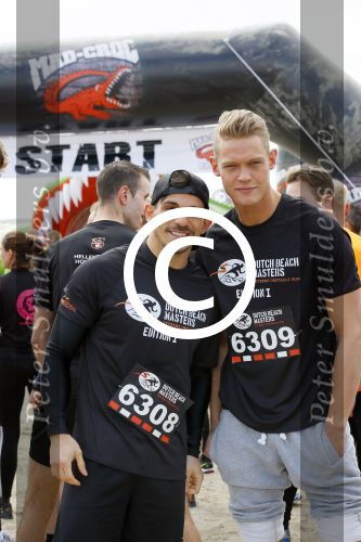 Ijmuiden 19 april 2014
Ferry Doedens en zijn vriend Nuno Azevedo en Paul Tulner met een vrien doen mee met 33 6km loop op het strand met allerlei hindernissen.  The dutch Beach masters extreme obstacle run.