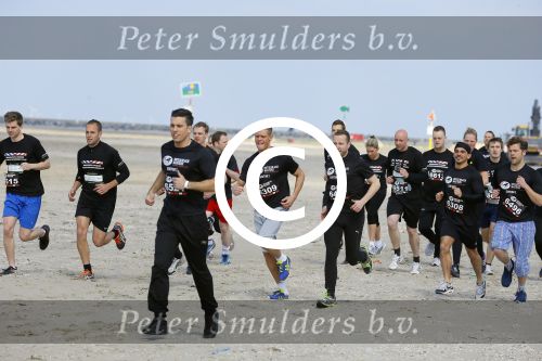 Ijmuiden 19 april 2014
Ferry Doedens en zijn vriend Nuno Azevedo en Paul Tulner met een vrien doen mee met 33 6km loop op het strand met allerlei hindernissen.  The dutch Beach masters extreme obstacle run.