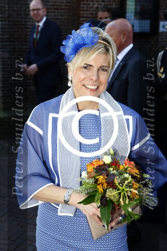 De Rijp en Amstelveen 26 april 2014
De eerste koningsdag met aan wezig Koning Willem Alexander koningin Maxima Prinses Beatrix prinses Amalia Alaexia Ariane Pieter v Vollenhoven Prinses Margriet Prins Constantijn Prinses Laurentien Prins Maurits Prinses Marilene Prins Floris Prinses Aimee Prins Pieter Christiaan Prinses Anita Prins Bernhard jr en prinses Annette.