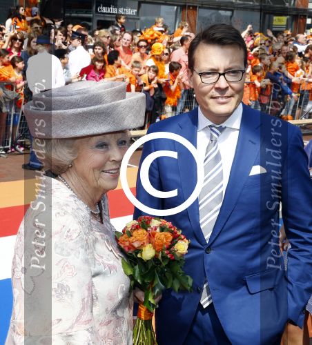 De Rijp en Amstelveen 26 april 2014
De eerste koningsdag met aan wezig Koning Willem Alexander koningin Maxima Prinses Beatrix prinses Amalia Alaexia Ariane Pieter v Vollenhoven Prinses Margriet Prins Constantijn Prinses Laurentien Prins Maurits Prinses Marilene Prins Floris Prinses Aimee Prins Pieter Christiaan Prinses Anita Prins Bernhard jr en prinses Annette.