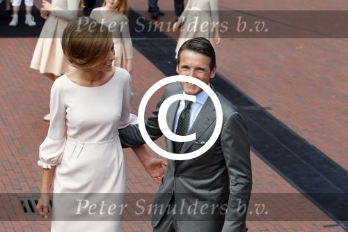 De Rijp en Amstelveen 26 april 2014
De eerste koningsdag met aan wezig Koning Willem Alexander koningin Maxima Prinses Beatrix prinses Amalia Alaexia Ariane Pieter v Vollenhoven Prinses Margriet Prins Constantijn Prinses Laurentien Prins Maurits Prinses Marilene Prins Floris Prinses Aimee Prins Pieter Christiaan Prinses Anita Prins Bernhard jr en prinses Annette.