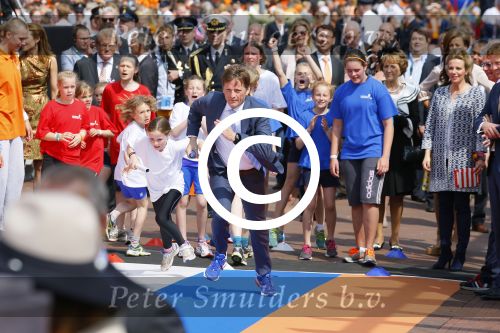 De Rijp en Amstelveen 26 april 2014
De eerste koningsdag met aan wezig Koning Willem Alexander koningin Maxima Prinses Beatrix prinses Amalia Alaexia Ariane Pieter v Vollenhoven Prinses Margriet Prins Constantijn Prinses Laurentien Prins Maurits Prinses Marilene Prins Floris Prinses Aimee Prins Pieter Christiaan Prinses Anita Prins Bernhard jr en prinses Annette.