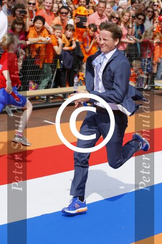 De Rijp en Amstelveen 26 april 2014
De eerste koningsdag met aan wezig Koning Willem Alexander koningin Maxima Prinses Beatrix prinses Amalia Alaexia Ariane Pieter v Vollenhoven Prinses Margriet Prins Constantijn Prinses Laurentien Prins Maurits Prinses Marilene Prins Floris Prinses Aimee Prins Pieter Christiaan Prinses Anita Prins Bernhard jr en prinses Annette.