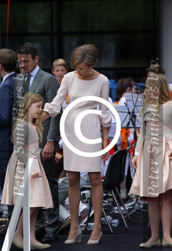 De Rijp en Amstelveen 26 april 2014
De eerste koningsdag met aan wezig Koning Willem Alexander koningin Maxima Prinses Beatrix prinses Amalia Alaexia Ariane Pieter v Vollenhoven Prinses Margriet Prins Constantijn Prinses Laurentien Prins Maurits Prinses Marilene Prins Floris Prinses Aimee Prins Pieter Christiaan Prinses Anita Prins Bernhard jr en prinses Annette.