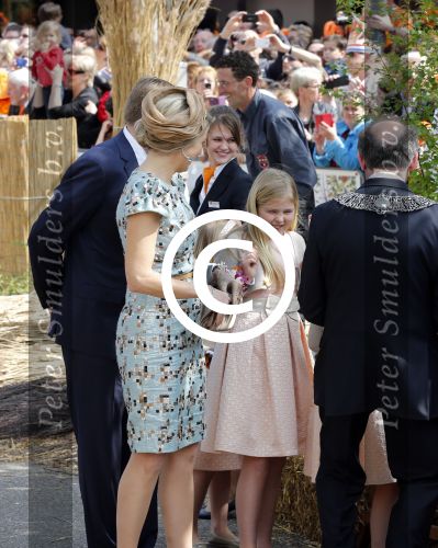 De Rijp en Amstelveen 26 april 2014
De eerste koningsdag met aan wezig Koning Willem Alexander koningin Maxima Prinses Beatrix prinses Amalia Alaexia Ariane Pieter v Vollenhoven Prinses Margriet Prins Constantijn Prinses Laurentien Prins Maurits Prinses Marilene Prins Floris Prinses Aimee Prins Pieter Christiaan Prinses Anita Prins Bernhard jr en prinses Annette.